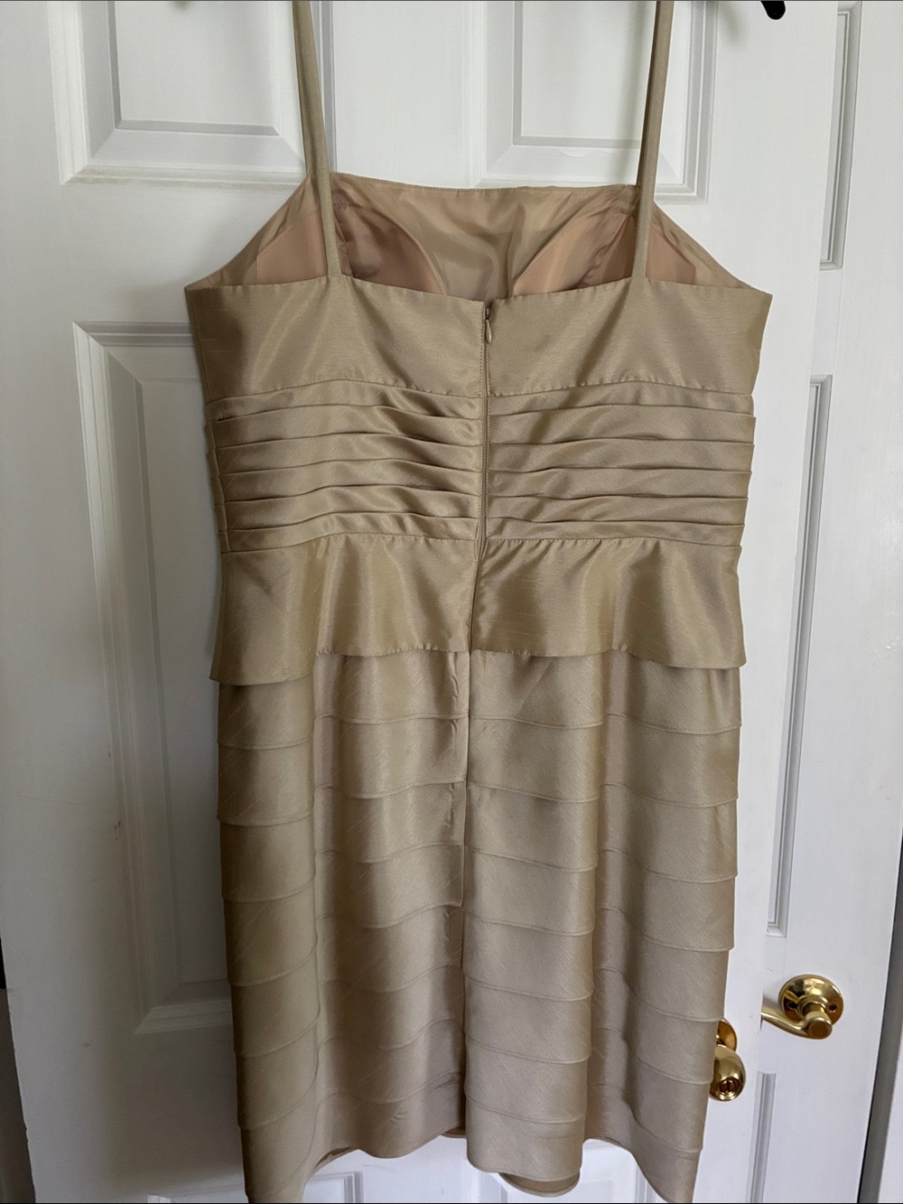 Jessica Howard Tan Tiered Peplum Midi Dress with Jeweled Brooch - Picture 5 of 10